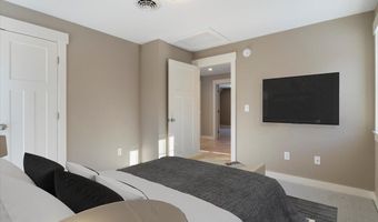 4 Cortland Pl, Standish, ME 04084