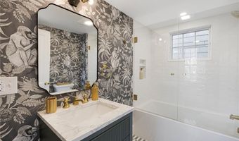 23 Mt. Vernon St, Newport, RI 02840