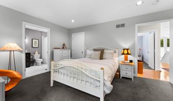 2529 Thornapple Dr, Ann Arbor, MI 48103