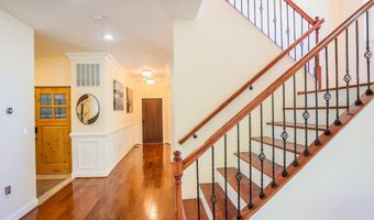 7313 BYRNELEY Ln, Annandale, VA 22003