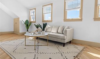 18 Barney St 3, Newport, RI 02840