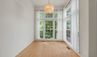 5438 SUMMER LEAF Ln, Alexandria, VA 22312