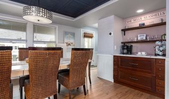 28 Palm Beach Ave, Narragansett, RI 02882
