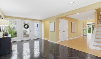985 Goldenrod Trl, Aurora, OH 44202