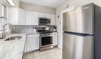 2690 Overridge Dr, Ann Arbor, MI 48104