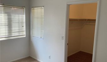 11562 Oak St, Apple Valley, CA 92308