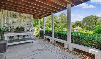 618 E 1714 Rd, Baldwin City, KS 66006