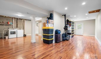 12 Buckshot Ridge Dr, Asheville, NC 28804