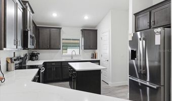 477 LAKE VISTA Dr, Auburndale, FL 33823