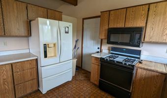 904 Guthrie St, Adair, IA 50002