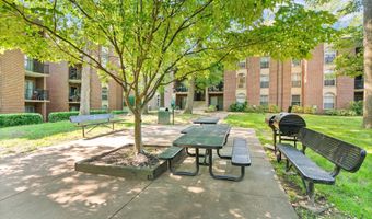 3378 WOODBURN Rd 11, Annandale, VA 22003