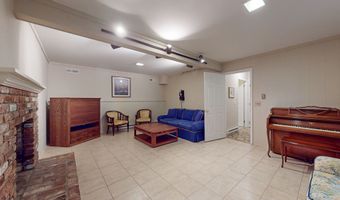 45 N Nabby Rd, Danbury, CT 06811