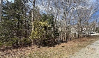 27 Greenfield Dr, Camden, ME 04843