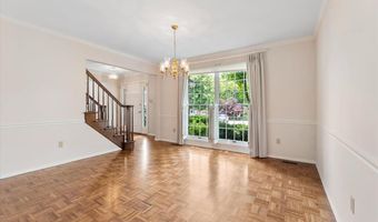 14 Cambridge Circle Ct, Ballwin, MO 63011