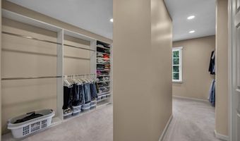 561 Willard Rd, Aurora, OH 44202
