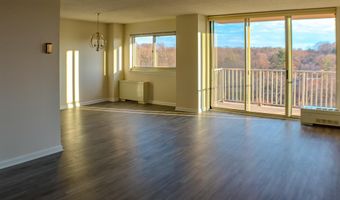 1225 MARTHA CUSTIS Dr 1417, Alexandria, VA 22302