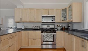 191 3rd St, Newport, RI 02840