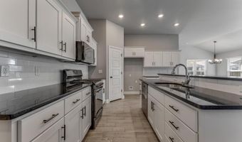 5902 NW Hoover St, Bentonville, AR 72713