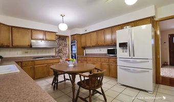 20 W371 Diversey Ave, Addison, IL 60101