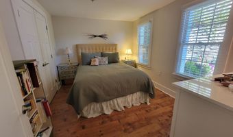 6 W Main St, Chester, CT 06412