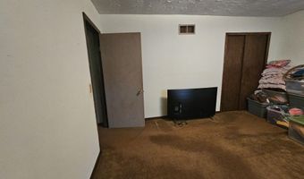 15 W Prospect St, Aurora, MO 65605