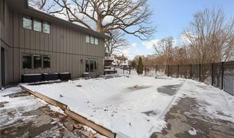 701 4th St SW, Austin, MN 55912