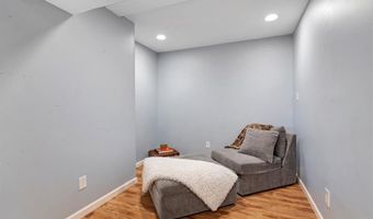 225 Vistaoak Ct, Ballwin, MO 63021