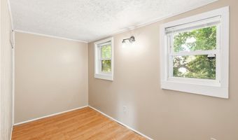 285 Sumner Ct, Akron, OH 44311