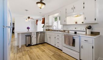 127 Highland Ave, Cumberland, RI 02864
