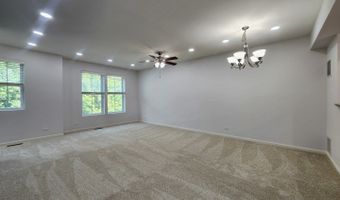 208 W HYDE St, Arlington Heights, IL 60005