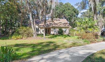 31 Chesterfield Lake Dr, Beaufort, SC 29906