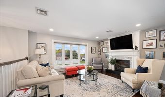 7 Robins Way, North Providence, RI 02904