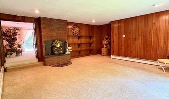 33 MaryAnn Dr, Exeter, RI 02822