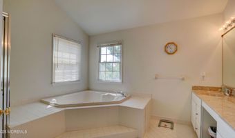 88 Vanderveer Dr, Basking Ridge, NJ 07920