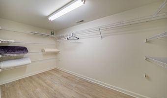 133 Linden Ave Apt B, Branford, CT 06405