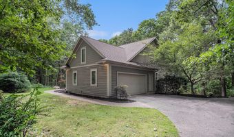 8905 Conservancy Dr NE, Ada, MI 49301