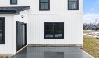 673 Streamside Ave, Hermon, ME 04401