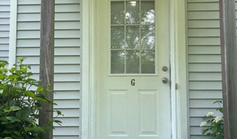 27 Oyster Bay, Absecon, NJ 08201