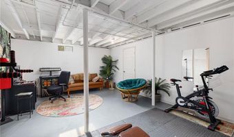 121 Spofford Ave, Warwick, RI 02888