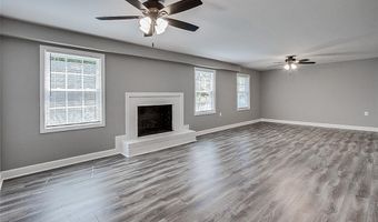 604 Hemlock Dr, Asheboro, NC 27205