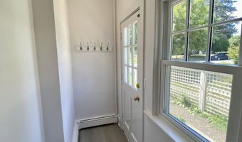 40 E Maple St, New Canaan, CT 06840