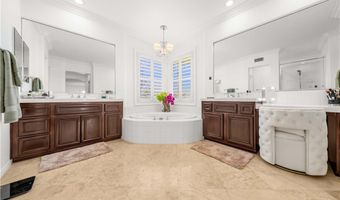 1040 S Summer Breeze Ln, Anaheim, CA 92808