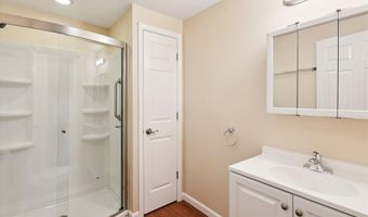 1003 MASTLINE Dr, Annapolis, MD 21401
