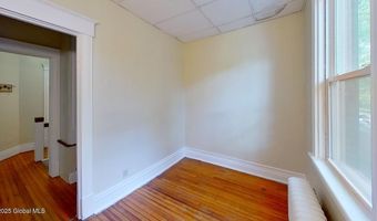 568 Park Ave Apt 2, Albany, NY 12208