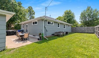 2207 S GREENVIEW St, Appleton, WI 54915