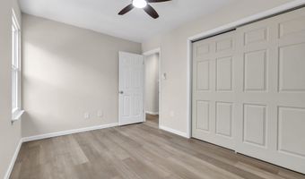 5 Buxton Ct, Barnegat, NJ 08005