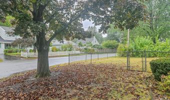 2 Jeffrey Ln, Albany, NY 12211