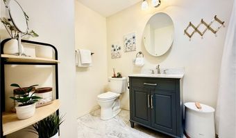 1125 Royal Dr, Amherst, OH 44001