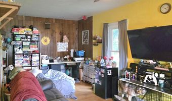 404 Worth St, Ackley, IA 50601