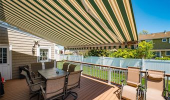 20 Bayview Rd, Amityville, NY 11701